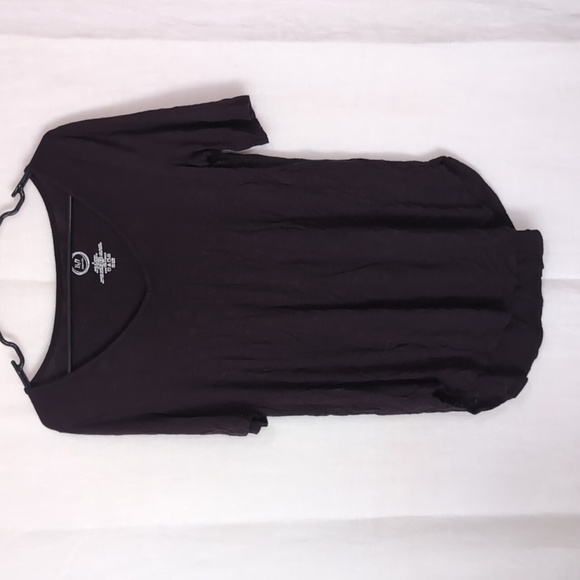 Maurices 24/7 Black Scoop Neck Tee Size Small - Picture 1 of 4